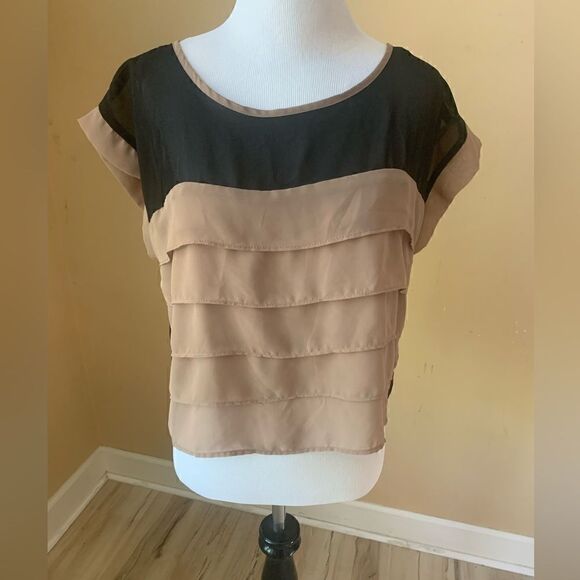 XXI Black and Tan Ruffle Top with Sheer Back size SP - Picture 1 of 5